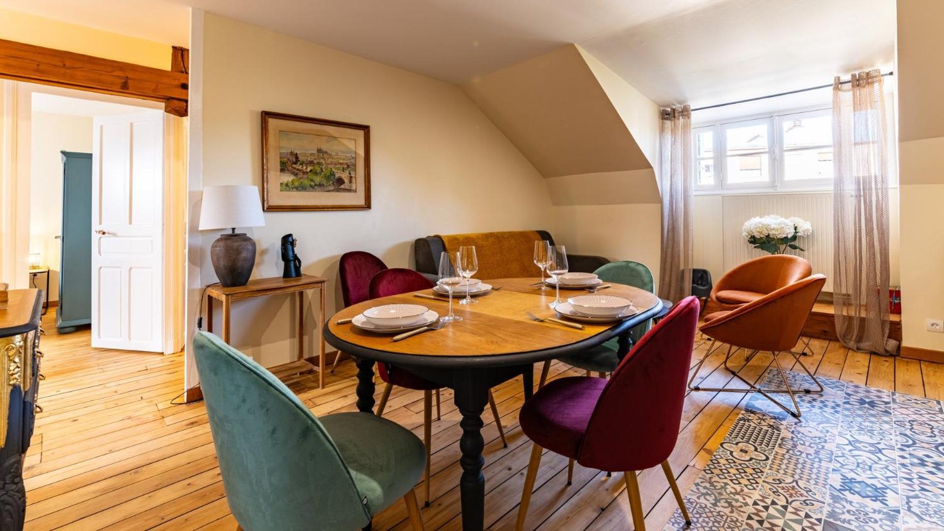 Rude - Retro Chic Apartment Dijon